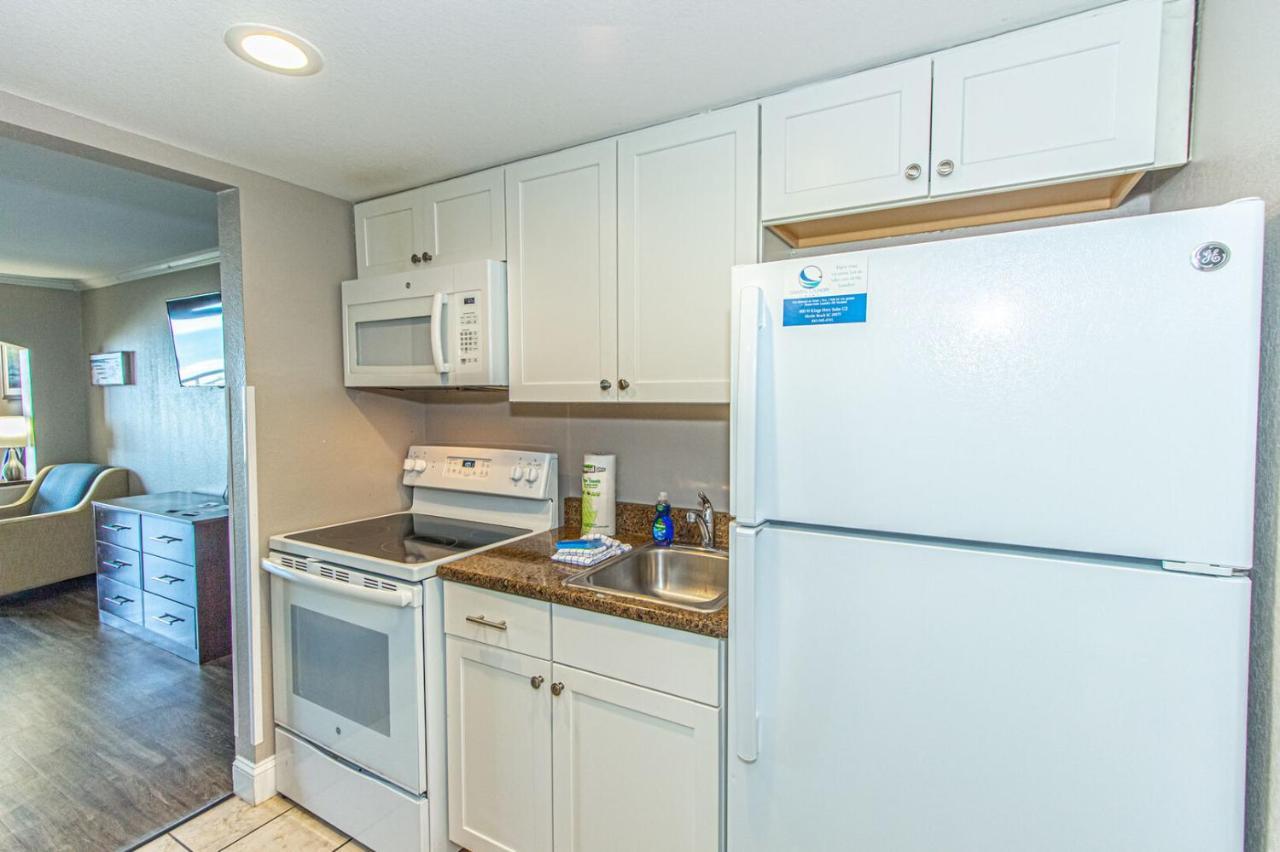 Ocean View King Suite With Modern Decor And Accents - Caravelle Resort 605 Sleeps 4 Guests Myrtle Beach Extérieur photo