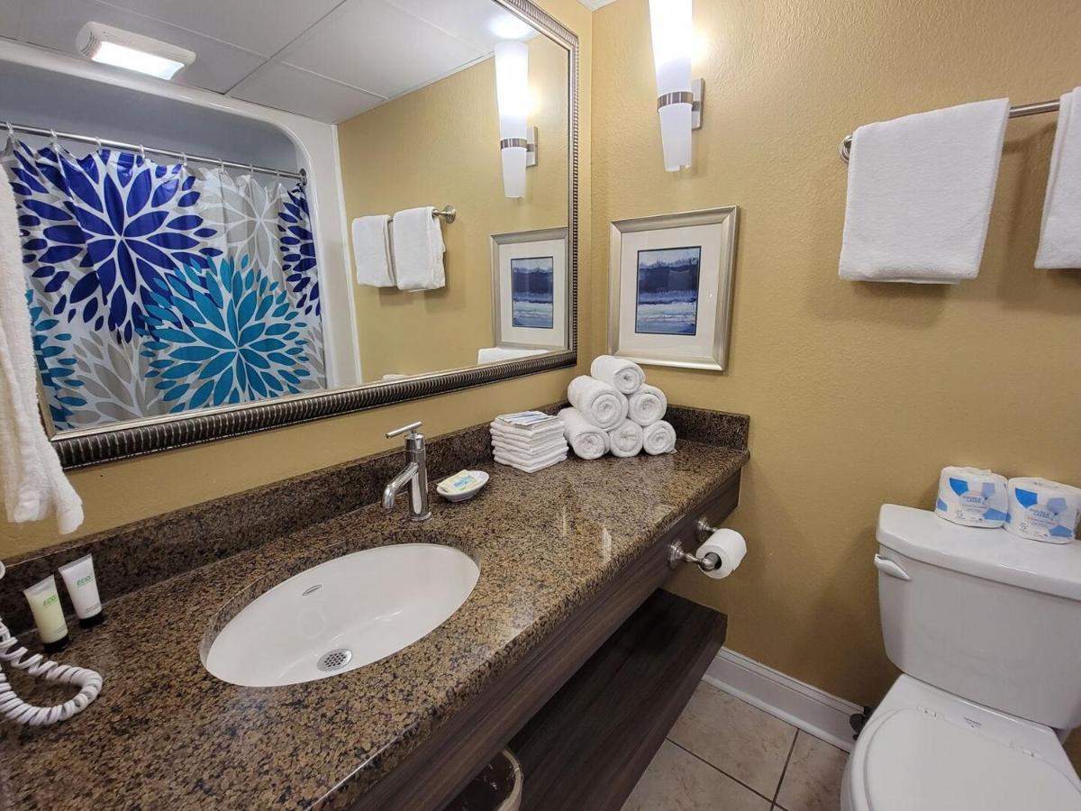 Ocean View King Suite With Modern Decor And Accents - Caravelle Resort 605 Sleeps 4 Guests Myrtle Beach Extérieur photo